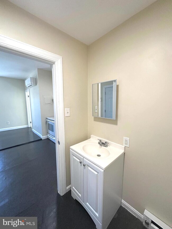 64 W Antietam St unit . 6, Hagerstown, MD 21740 - photo 6