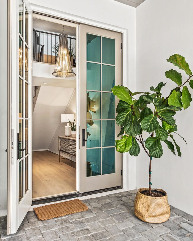 Residence 3 Entry