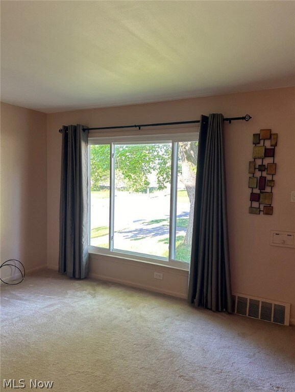 Unfurnished living room