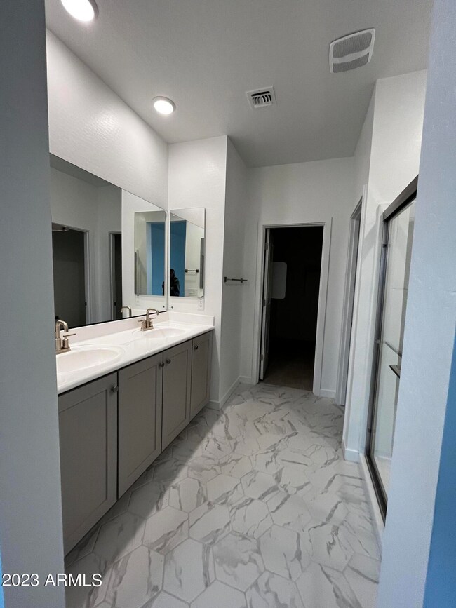 Lot 35 - Primary Bath