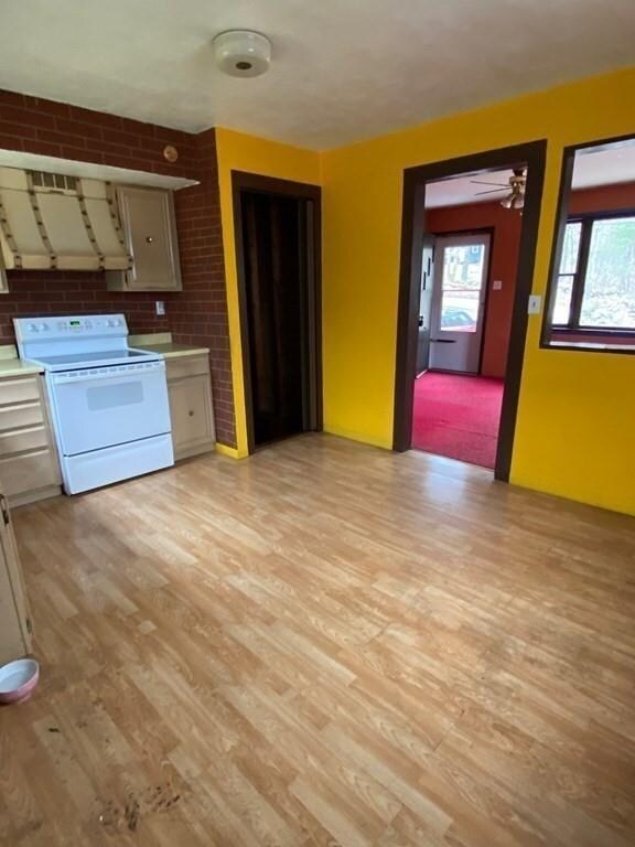 106 Monroe St, Douglas, MA 01516 - photo 4