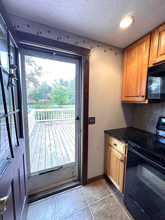 137 Rocky Meadow St, Middleboro, MA 02346 - photo 6