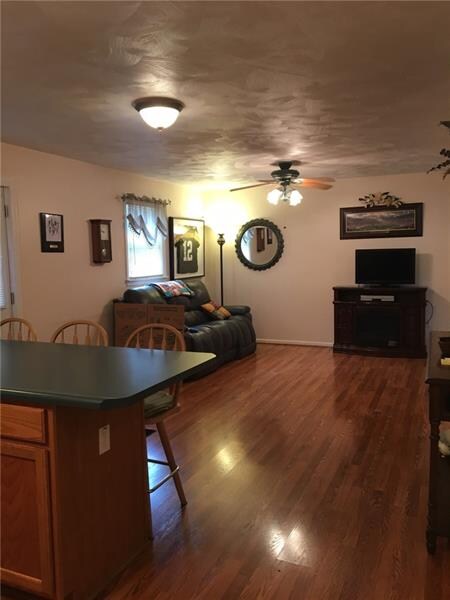 FAMILY ROOM 17x13 Open to the kitchen so you can b
