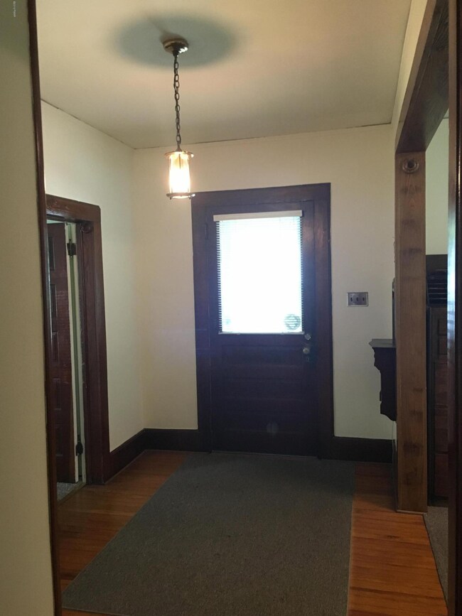 402 W Harford St, Milford, PA 18337 - photo 7