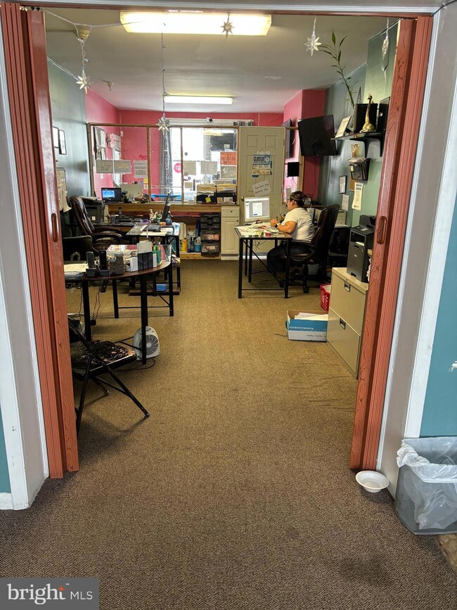 412 E Main St, Norristown, PA 19401 - photo 5