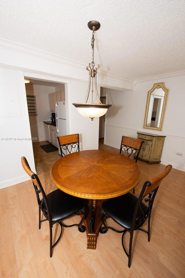 201 178th Dr unit 323, Sunny Isles Beach, FL 33160 - photo 7