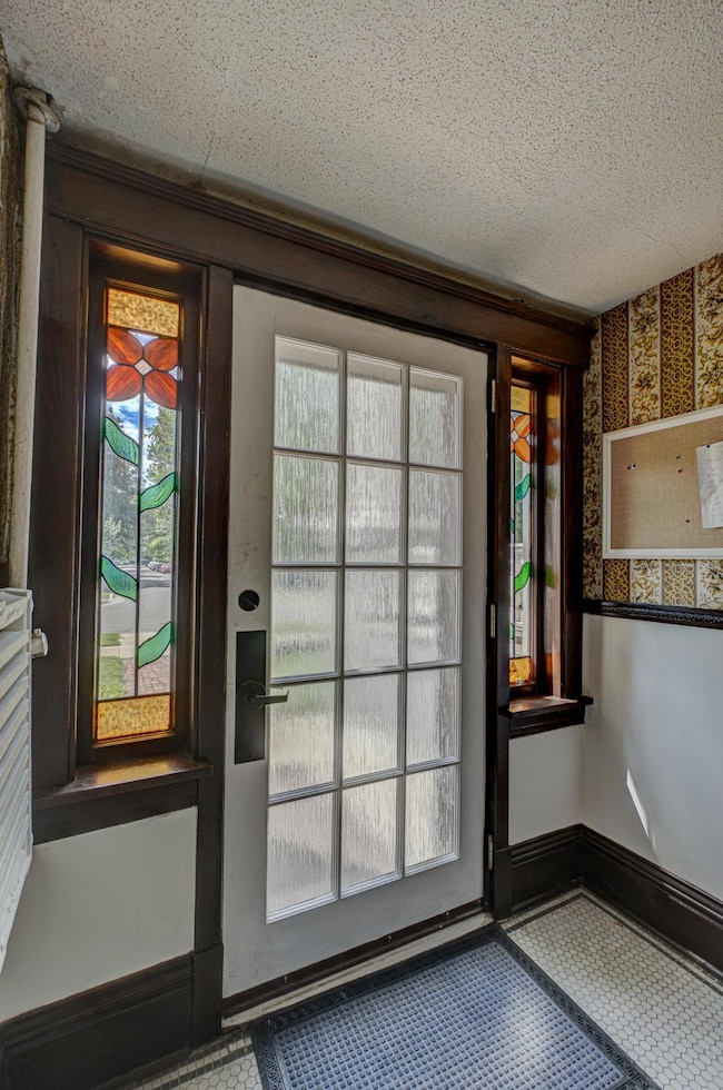 102 Western Ave N #1-42.jpg