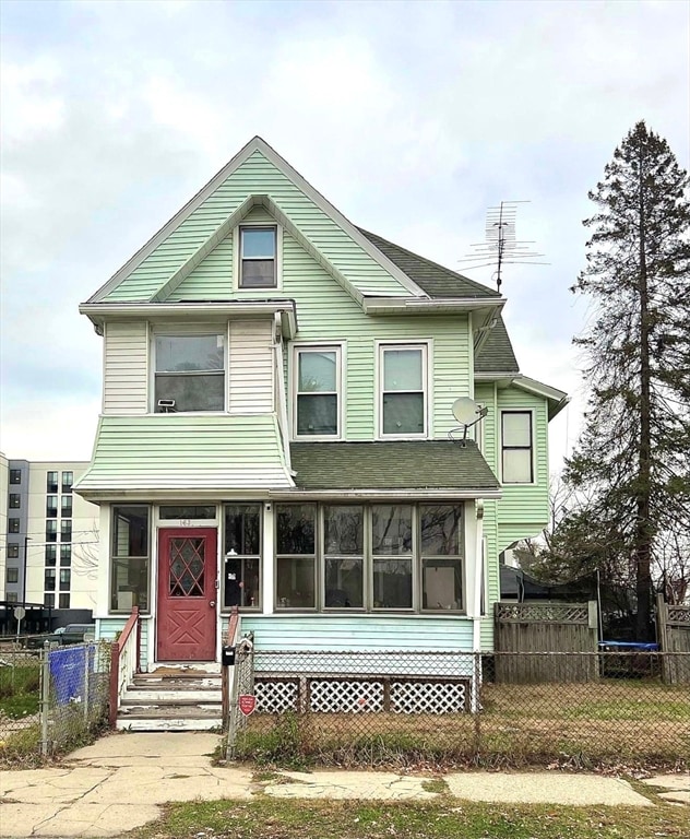 163 Marion St, Springfield, MA 01109 - photo 2