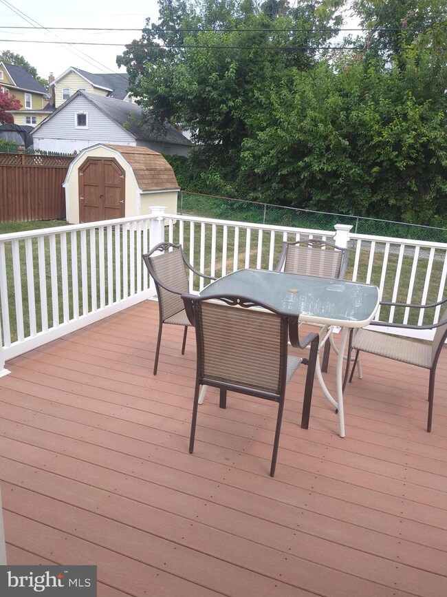 5301 Catalpha Rd, Baltimore, MD 21214 - photo 2