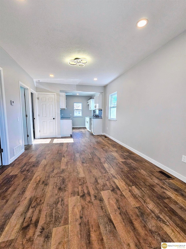 5307 N 16th St, Omaha, NE 68110 - photo 2