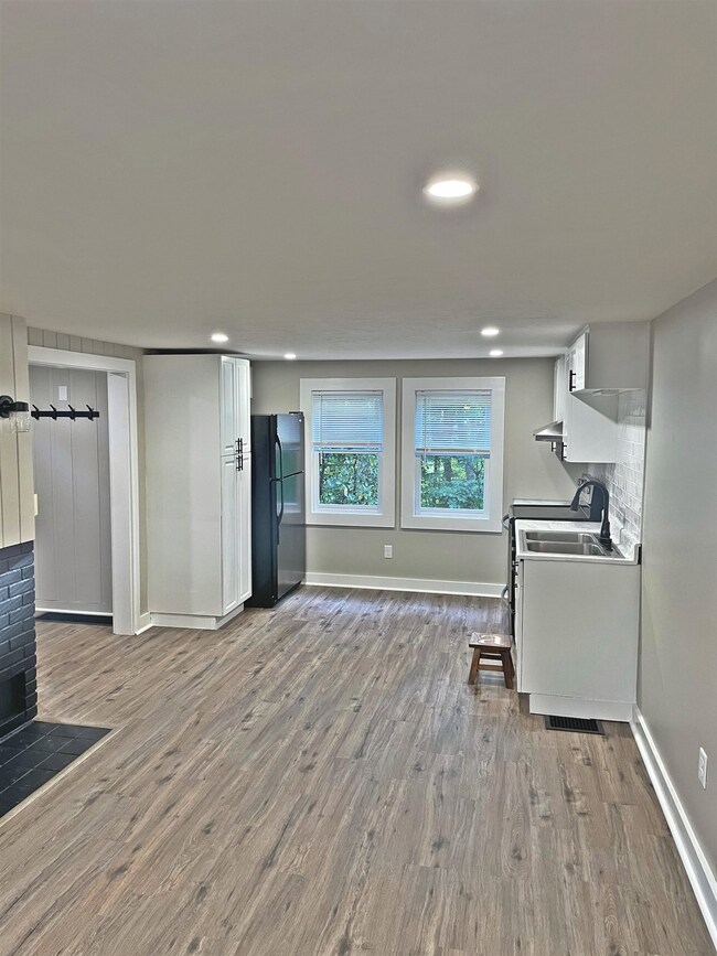 95 Tsienneto Rd, Derry, NH 03038 - photo 3