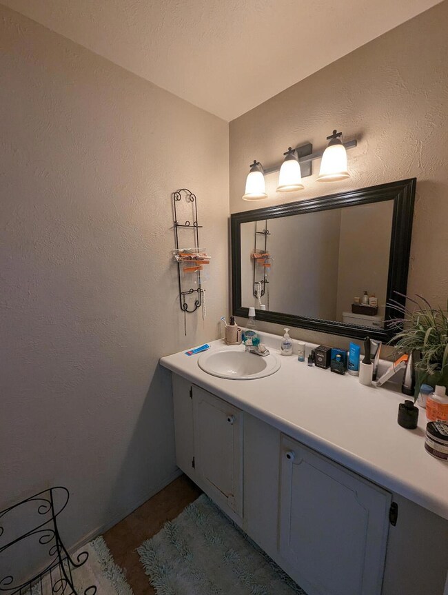 1215 Owens St, Klamath Falls, OR 97601 - photo 5