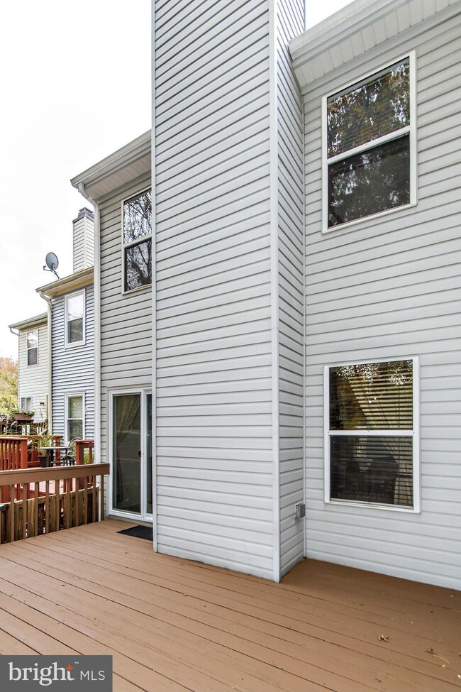 9604 Clocktower Ln, Columbia, MD 21046 - photo 2