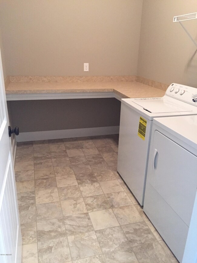 1266 Jakarta Dr SW unit 15, Byron Center, MI 49315 - photo 6