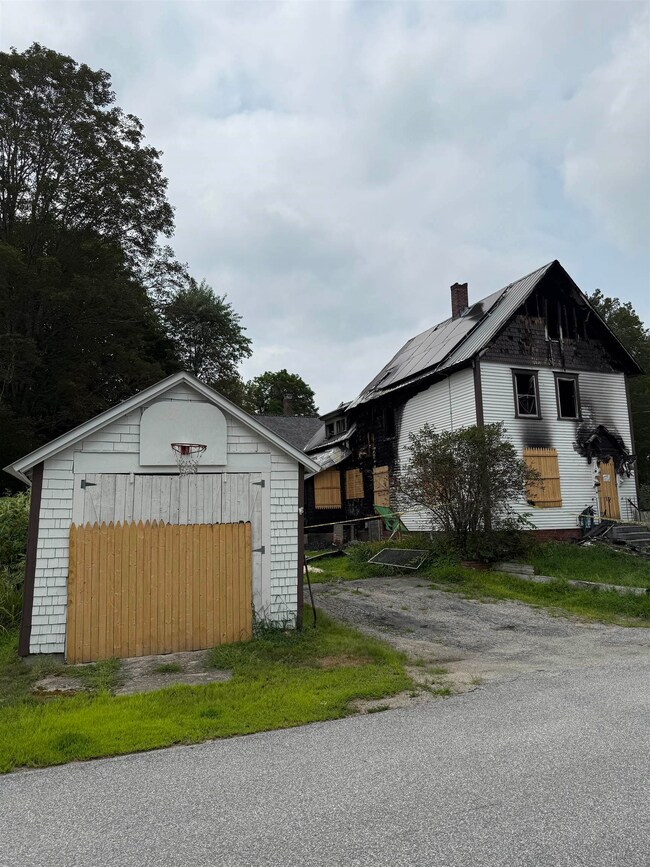 2 Maple St, Hillsborough, NH 03244 - photo 4