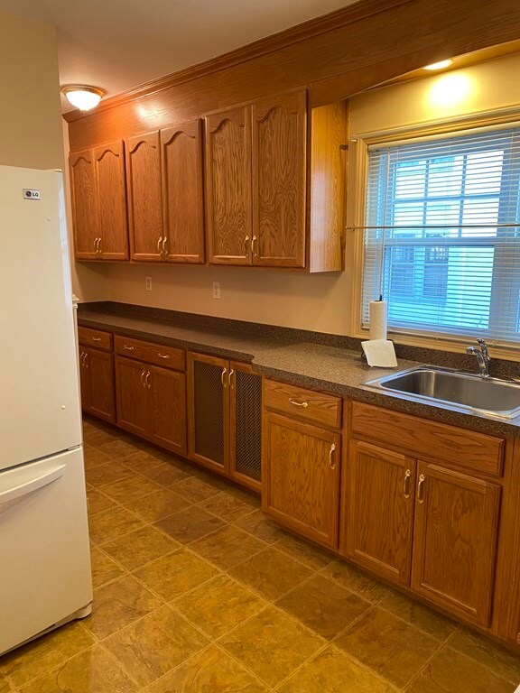 32 Carver Rd E unit 1, Watertown, MA 02472 - photo 6