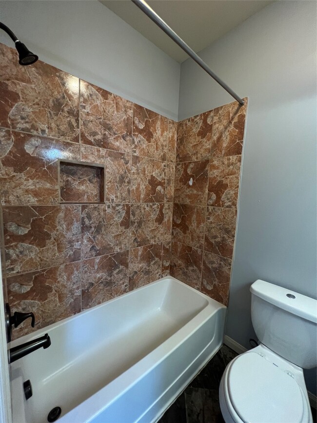 1147 Norham St, Houston, TX 77022 - photo 6