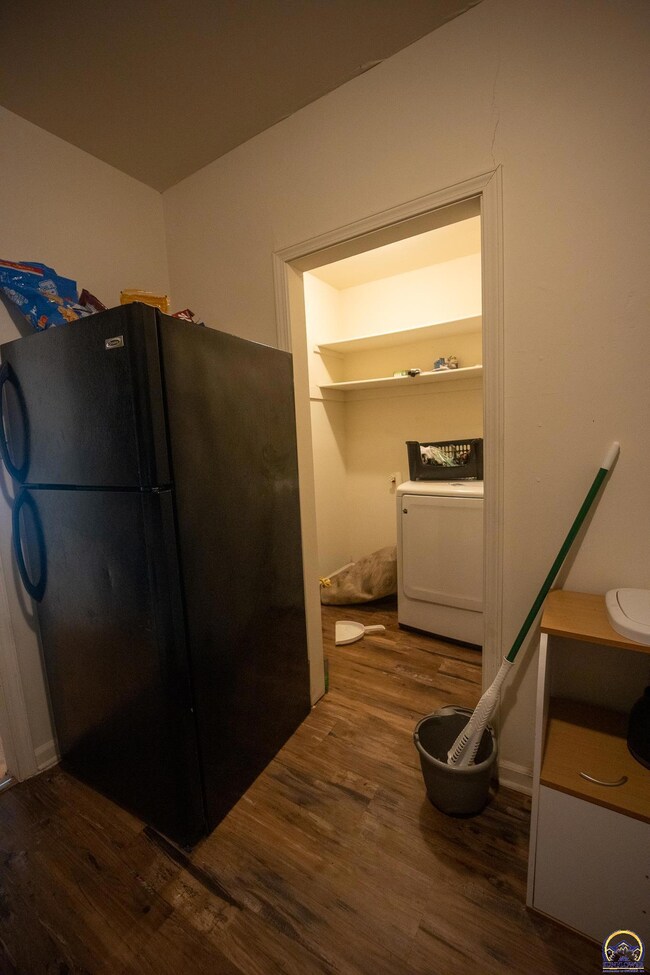 509 SE Lafayette St, Topeka, KS 66607 - photo 3
