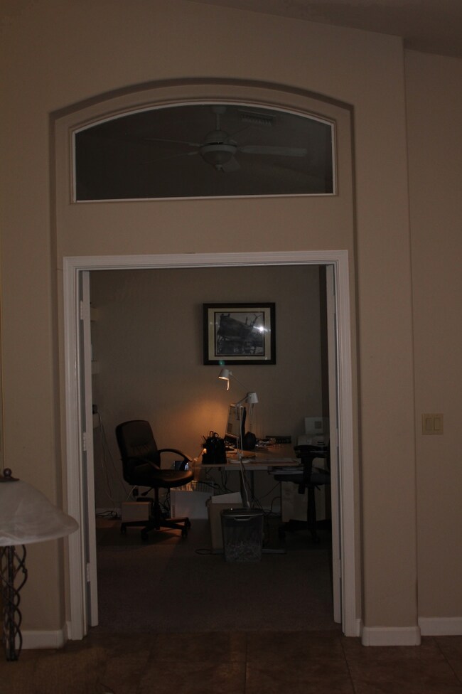 office / bed 4