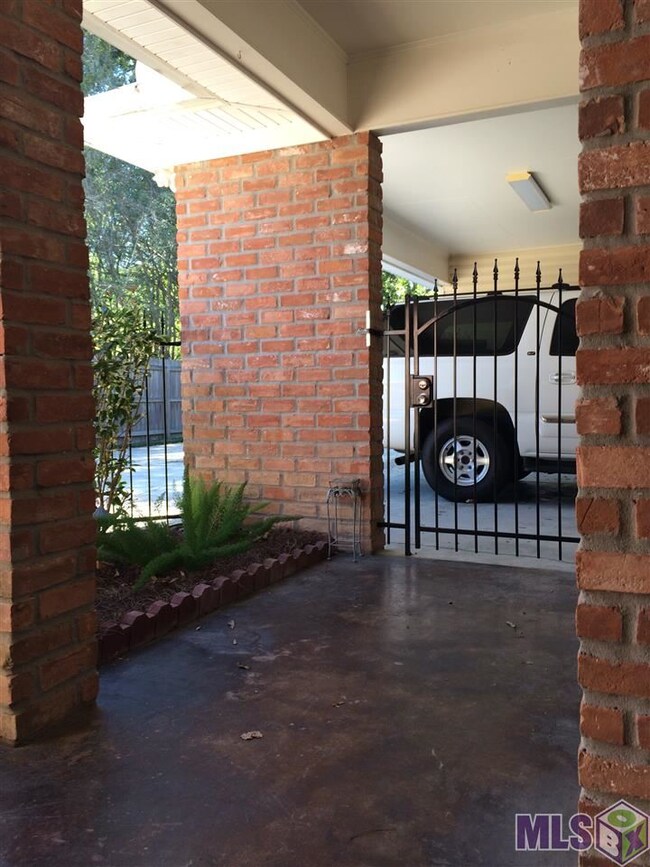 NOTICE IT IS A SECURITY GATE