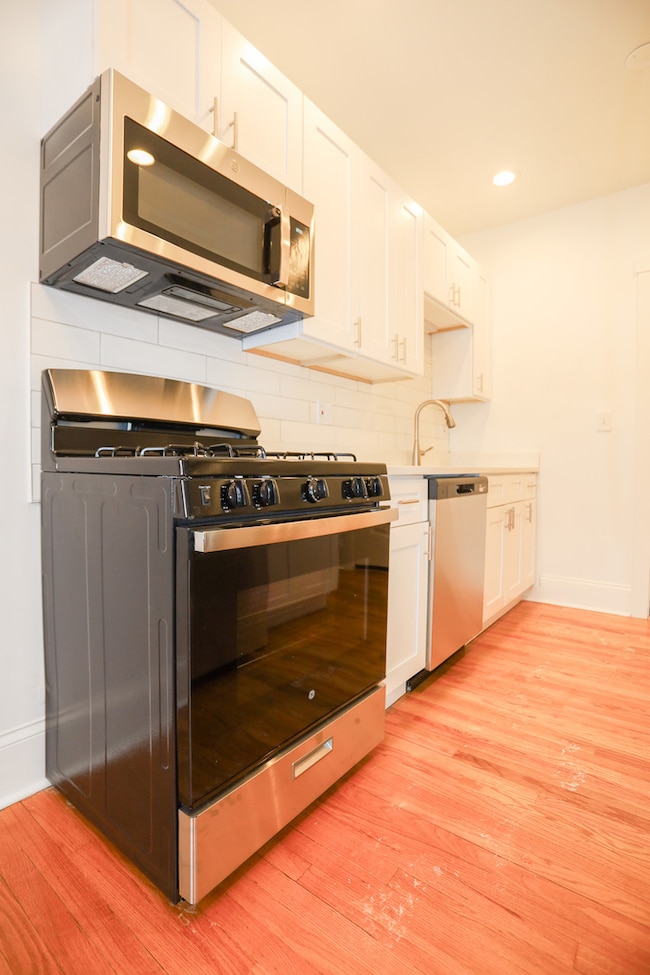 2009 W Argyle St unit 1S, Chicago, IL 60625 - photo 2