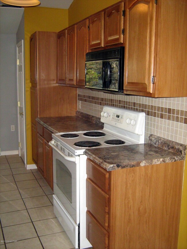 110 Hawthorn Rd, Albrightsville, PA 18210 - photo 7