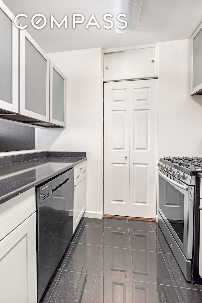 The Cosmopolitan unit 8D, New York, NY 10017 - photo 3