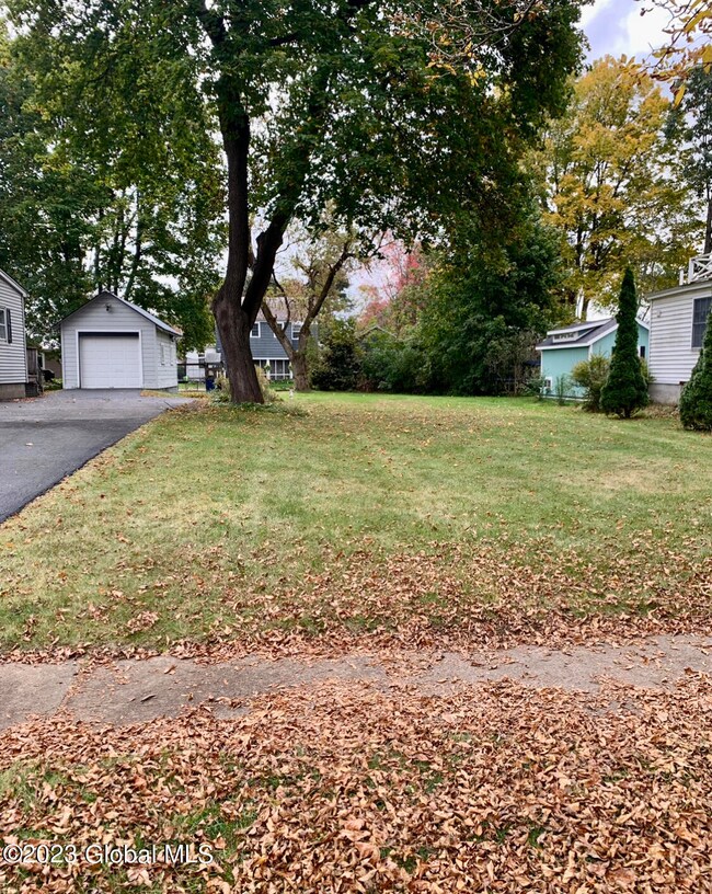 66 Sheridan St, Glens Falls, NY 12801 - photo 3