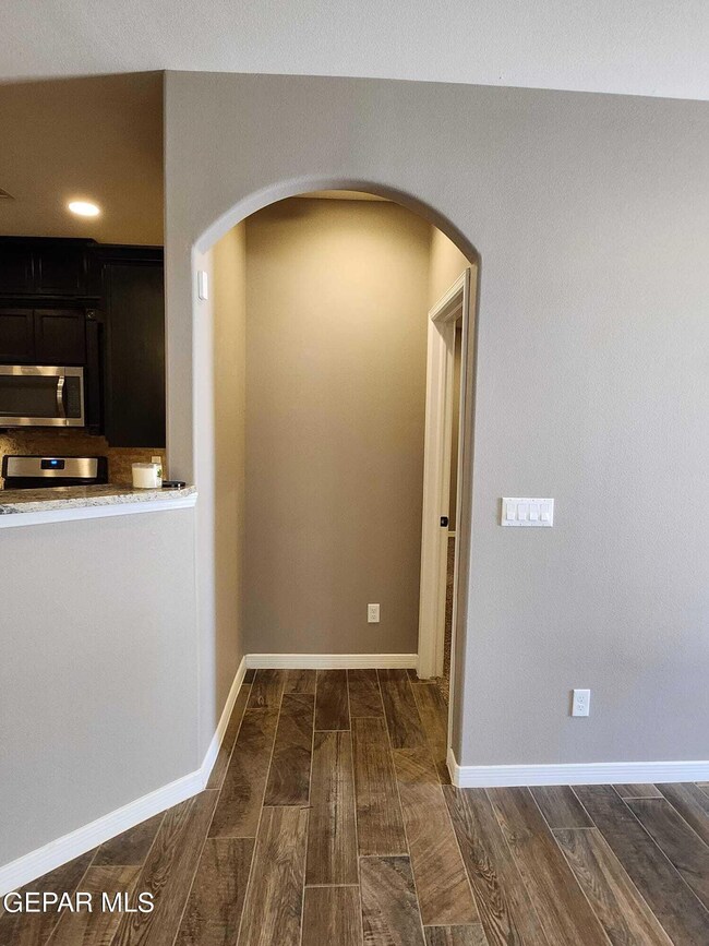 13602 Lancashire Dr, Horizon City, TX 79928 - photo 3