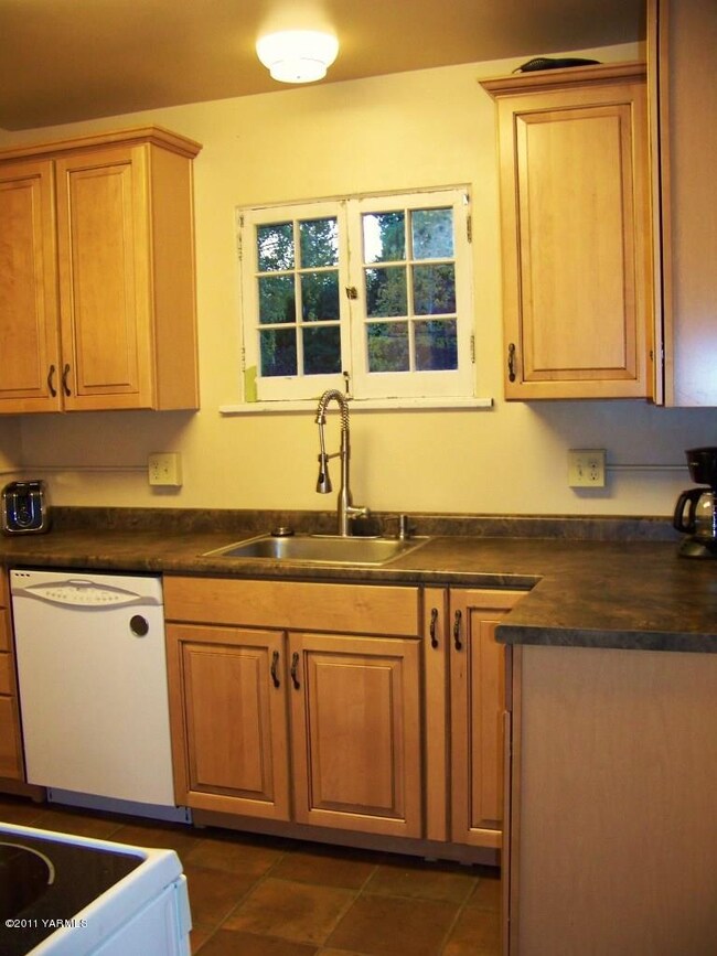 005kitchen