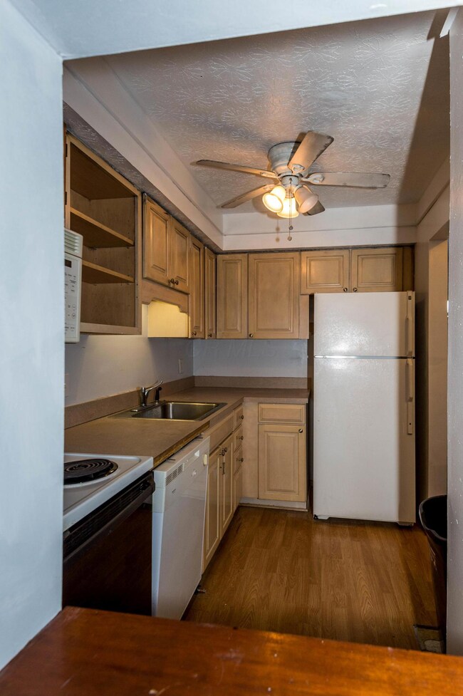 361 SHELL COURT-14