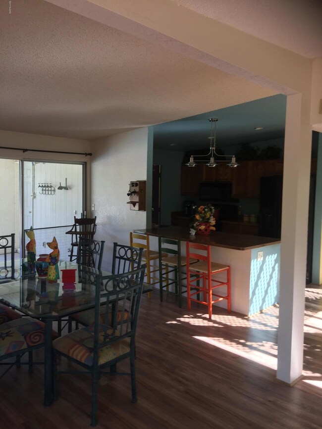 Kitchen living