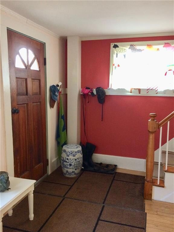 Foyer.... lots of room