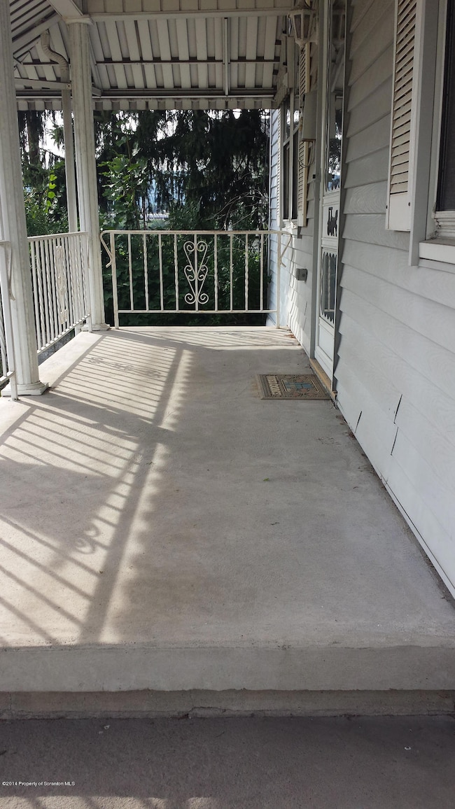 519 Genet St, Scranton, PA 18505 - photo 3