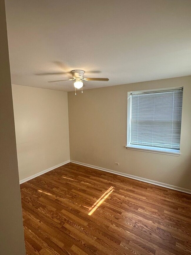 794 N Gary Ave unit 104, Carol Stream, IL 60188 - photo 6