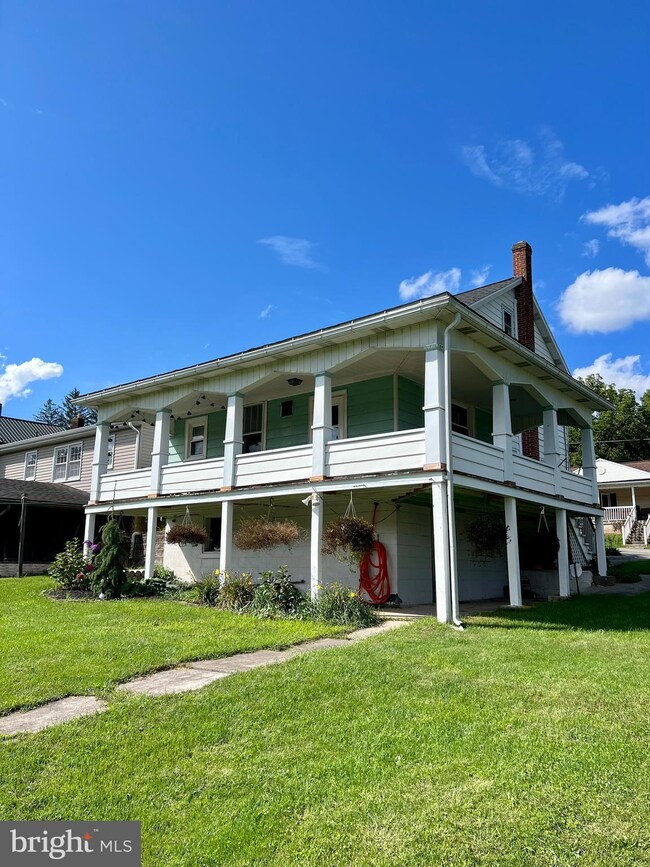 518 Greenfield St, Williamstown, PA 17098 - photo 4