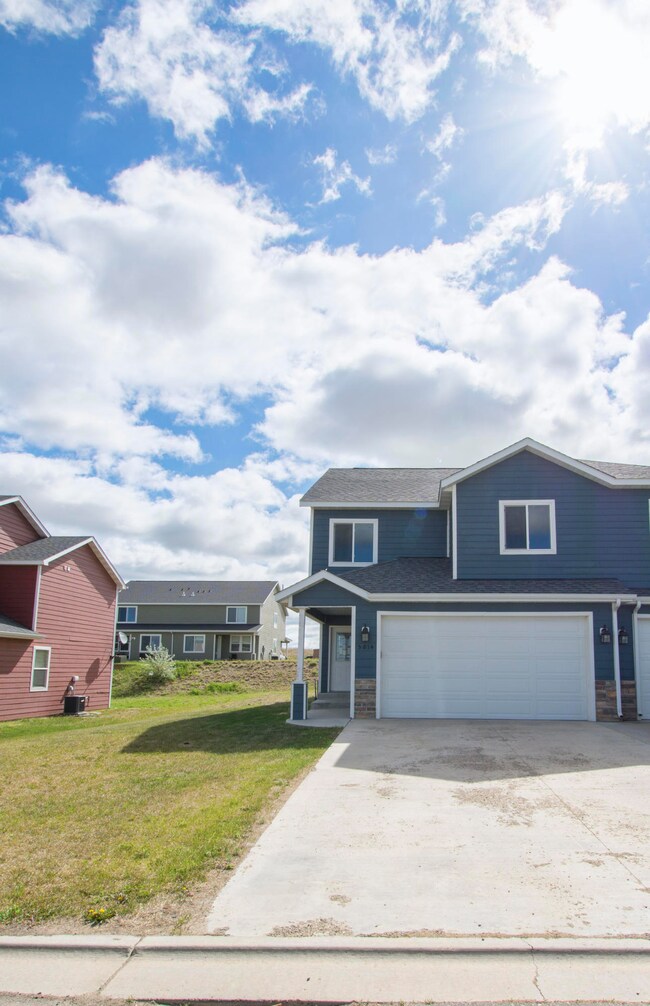 5814 Anna Ave, Williston, ND 58801 - photo 2