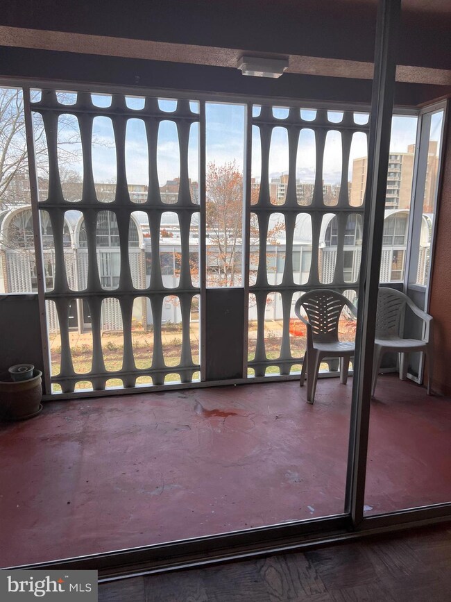 River Park unit N224, Washington, DC 20024 - photo 3