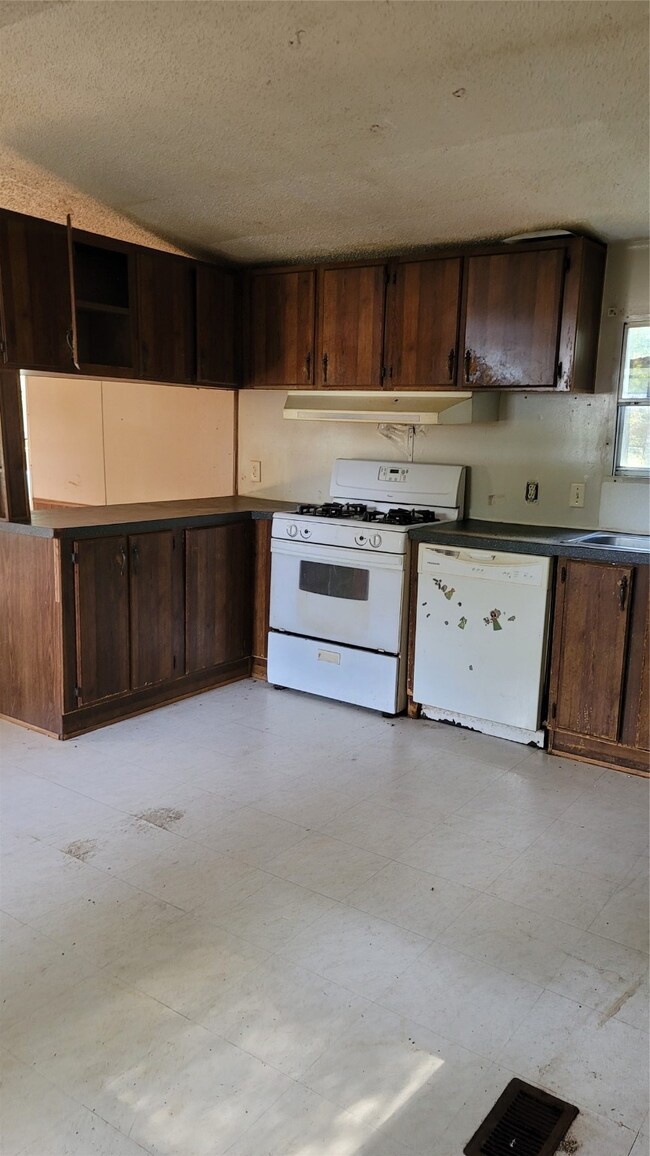 29102 Park Place Blvd, Magnolia, TX 77354 - photo 3