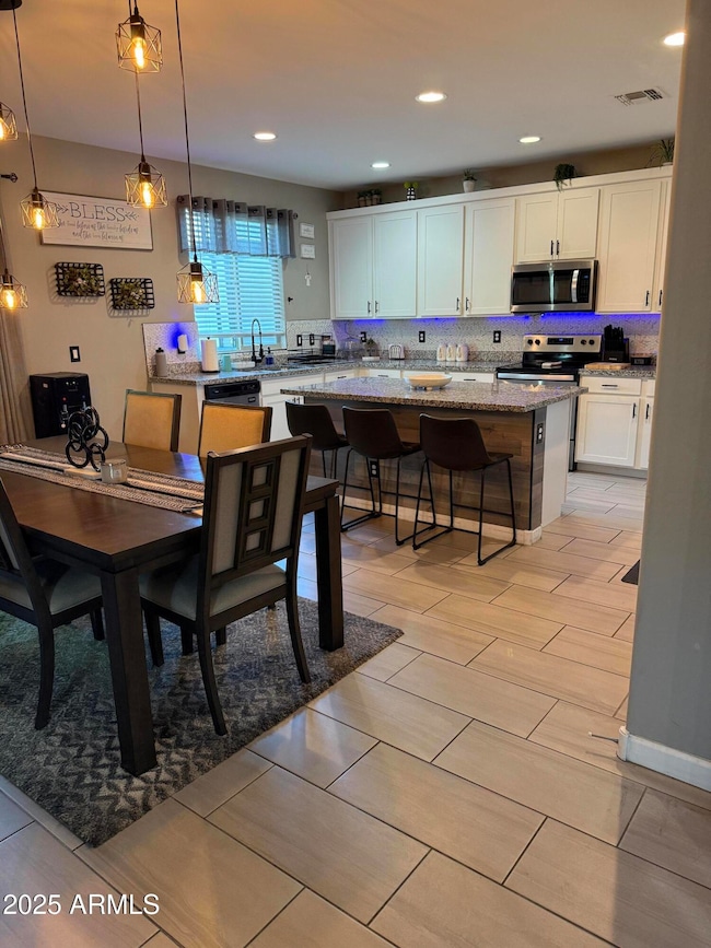 10622 W Crown King Rd, Tolleson, AZ 85353 - photo 5