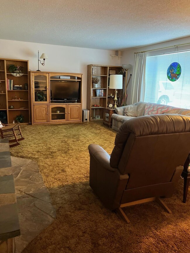 1731 SW 17th St, Redmond, OR 97756 - photo 4