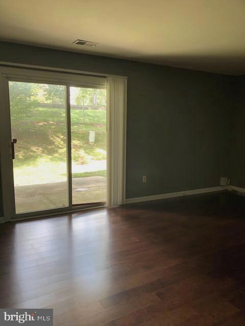 11484 Laurelwalk Dr, Laurel, MD 20708 - photo 3