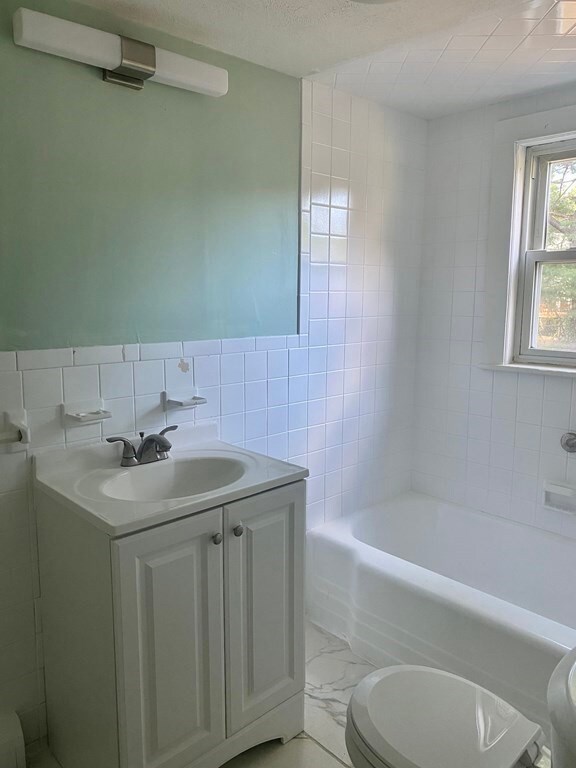 61 Ormonde Rd unit 61B, Methuen, MA 01844 - photo 6