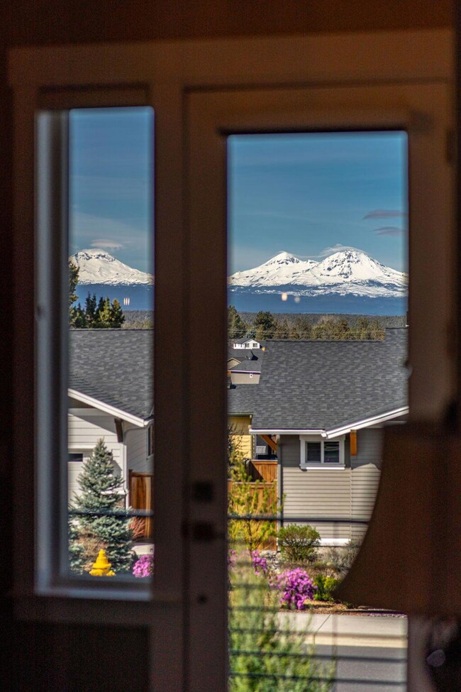 3530 SW 45th St, Redmond, OR 97756 - photo 6