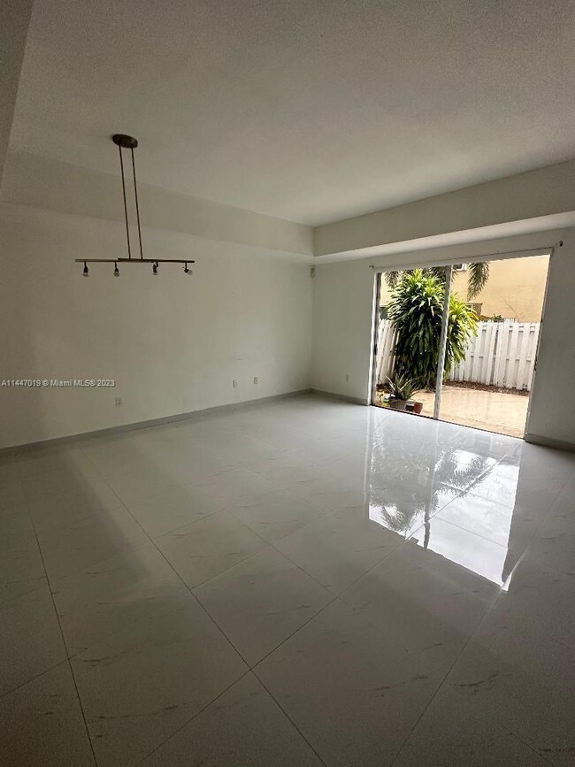 4361 NW 110th Ave, Doral, FL 33178 - photo 4