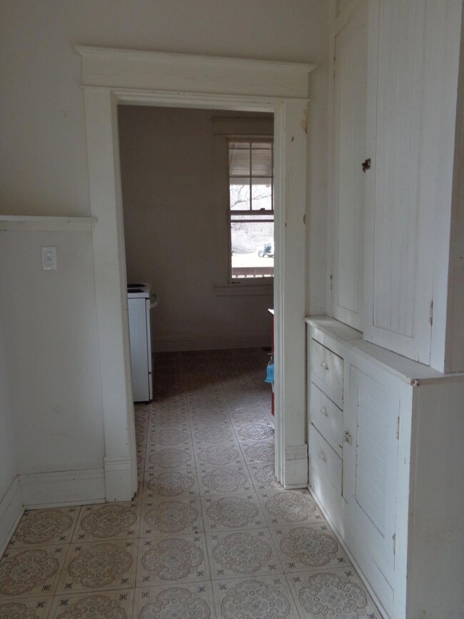 1715 Crabtree Falls Hwy kitchen pantry