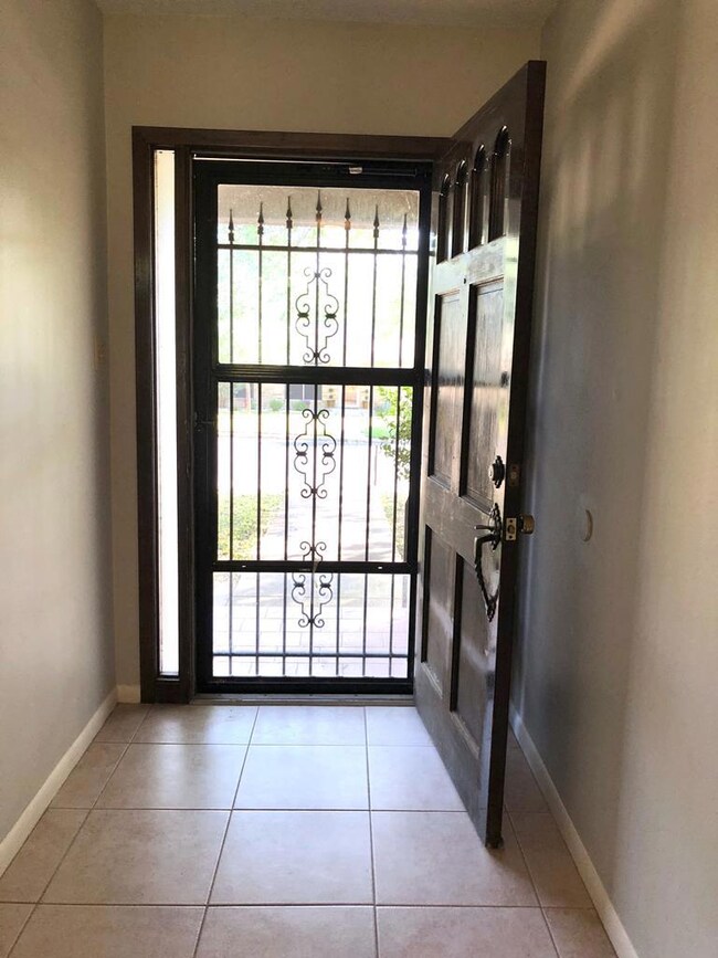 107 Glenmoor Dr, Fredericksburg, TX 78624 - photo 3