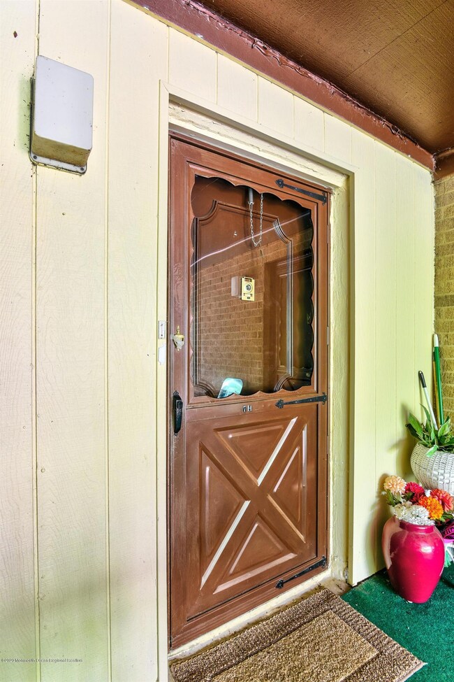 7 Pine Cluster Cir unit H, Manalapan, NJ 07726 - photo 2