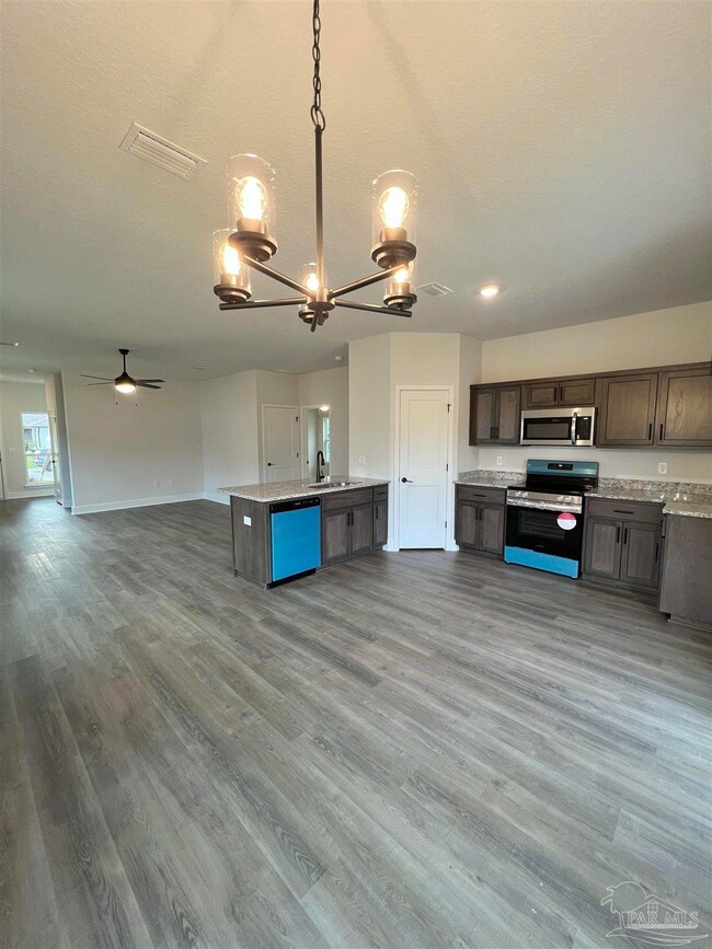 940 Rustling Pines Rd unit 13B, Cantonment, FL 32533 - photo 4