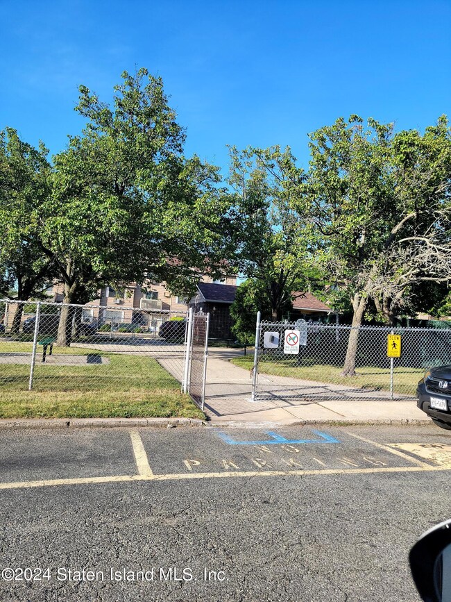 10 Lamped Loop, Staten Island, NY 10314 - photo 6